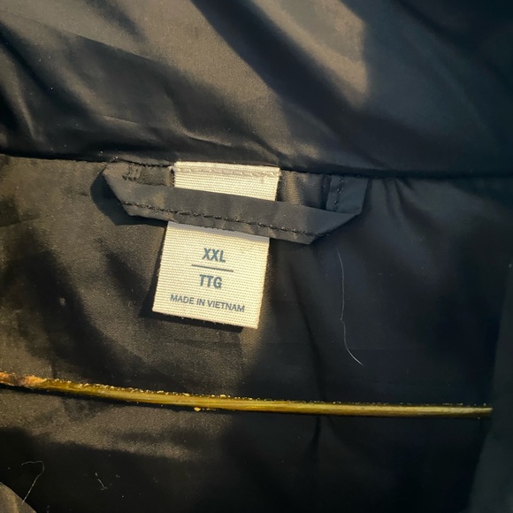 ❌SOLD❌Old navy puffer vest - Picture 4 of 5